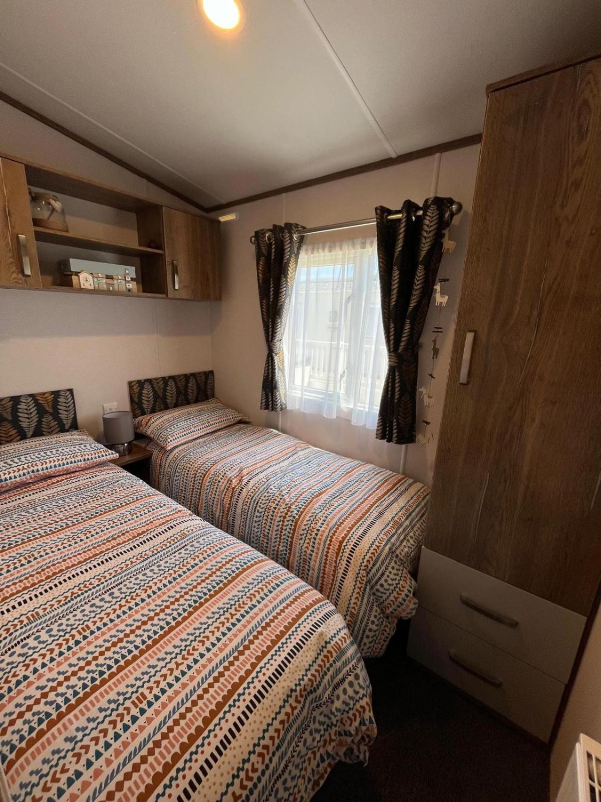 Visma Caravan Llanddwywe Kültér fotó