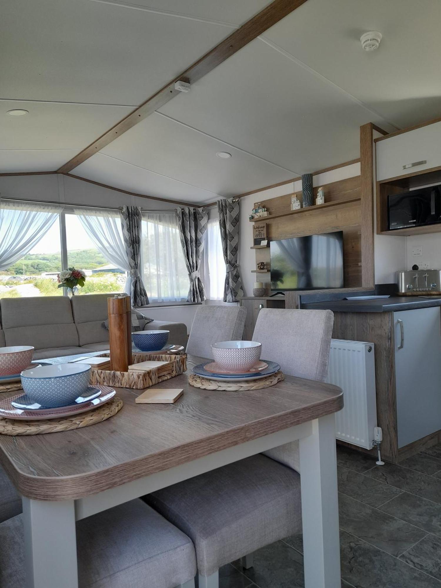Visma Caravan Llanddwywe Kültér fotó