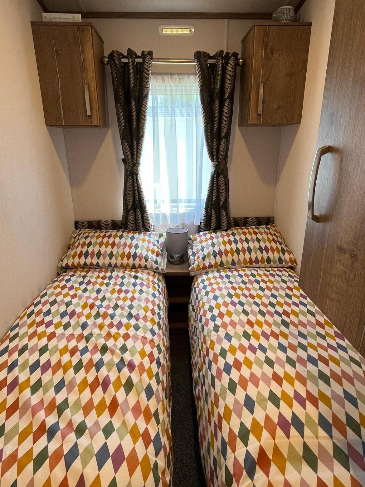 Visma Caravan Llanddwywe Kültér fotó